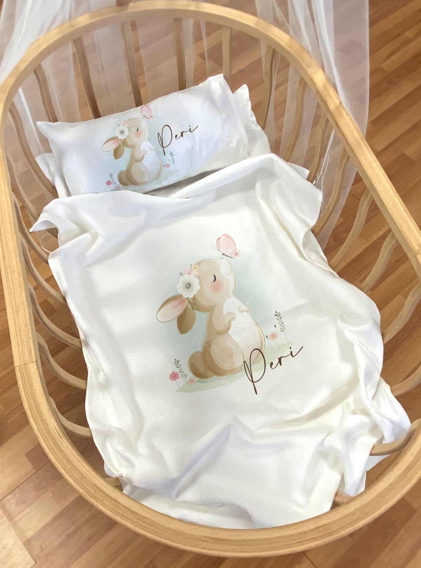 Anne Yanı ve Park Yatak Pike Seti Kelebekli Tavşan