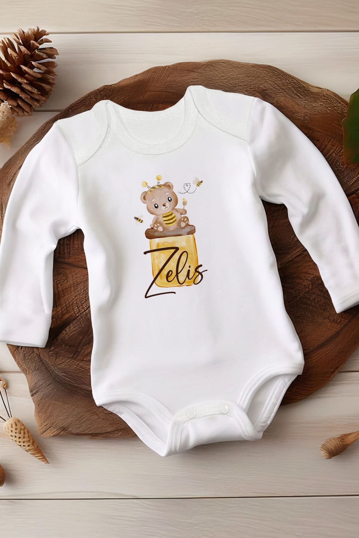 İsme Özel Bal Arısı Tasarımlı Beyaz Uzun Kollu Bebek Body nwuznzbn06 Ürün ana görseli