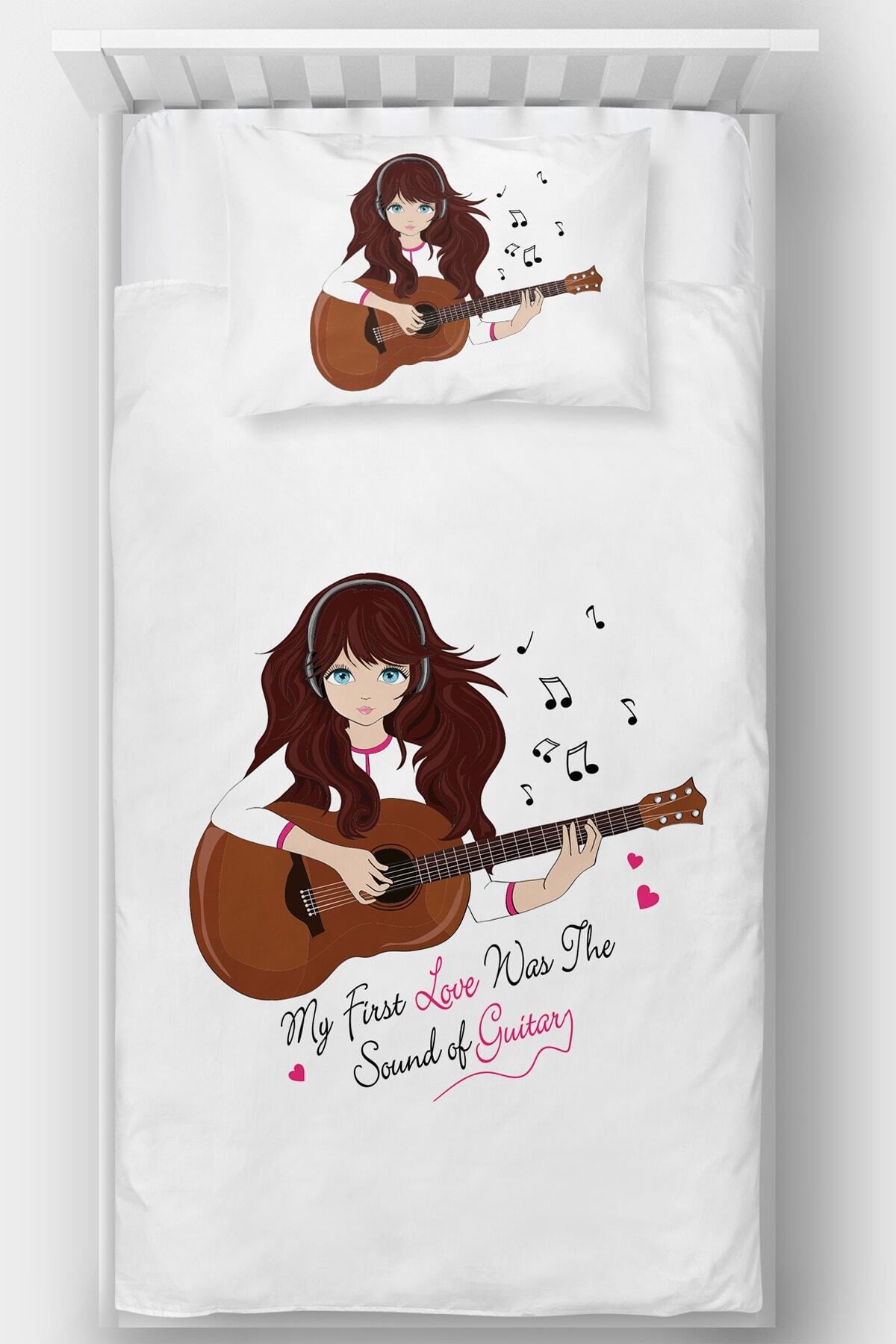 Gitarlı Kız Tek Kişilik Yatak Örtüsü