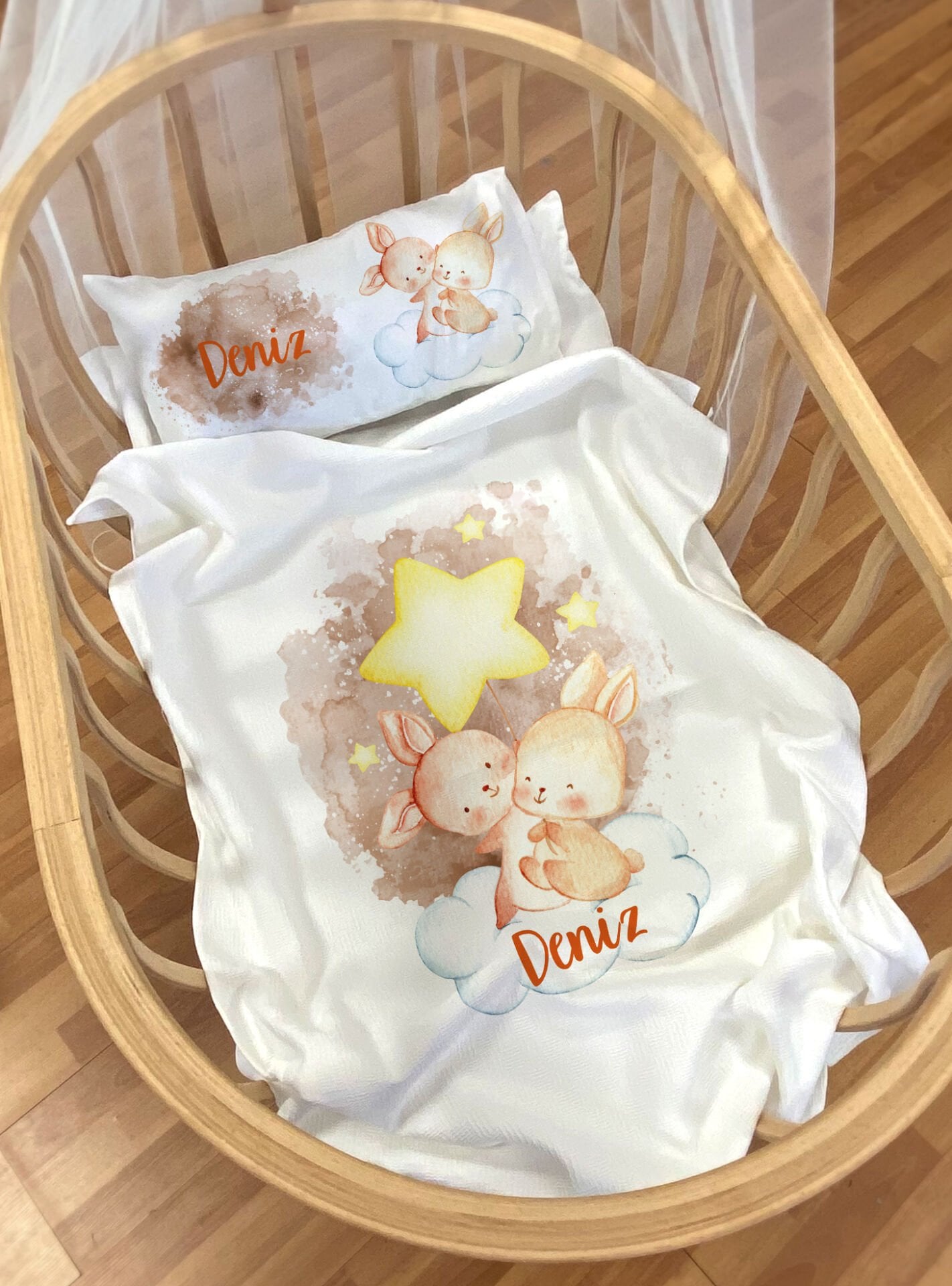 Anne Yanı ve Park Yatak Pike Seti Kardeş Tavşanlar Ürün ana görseli