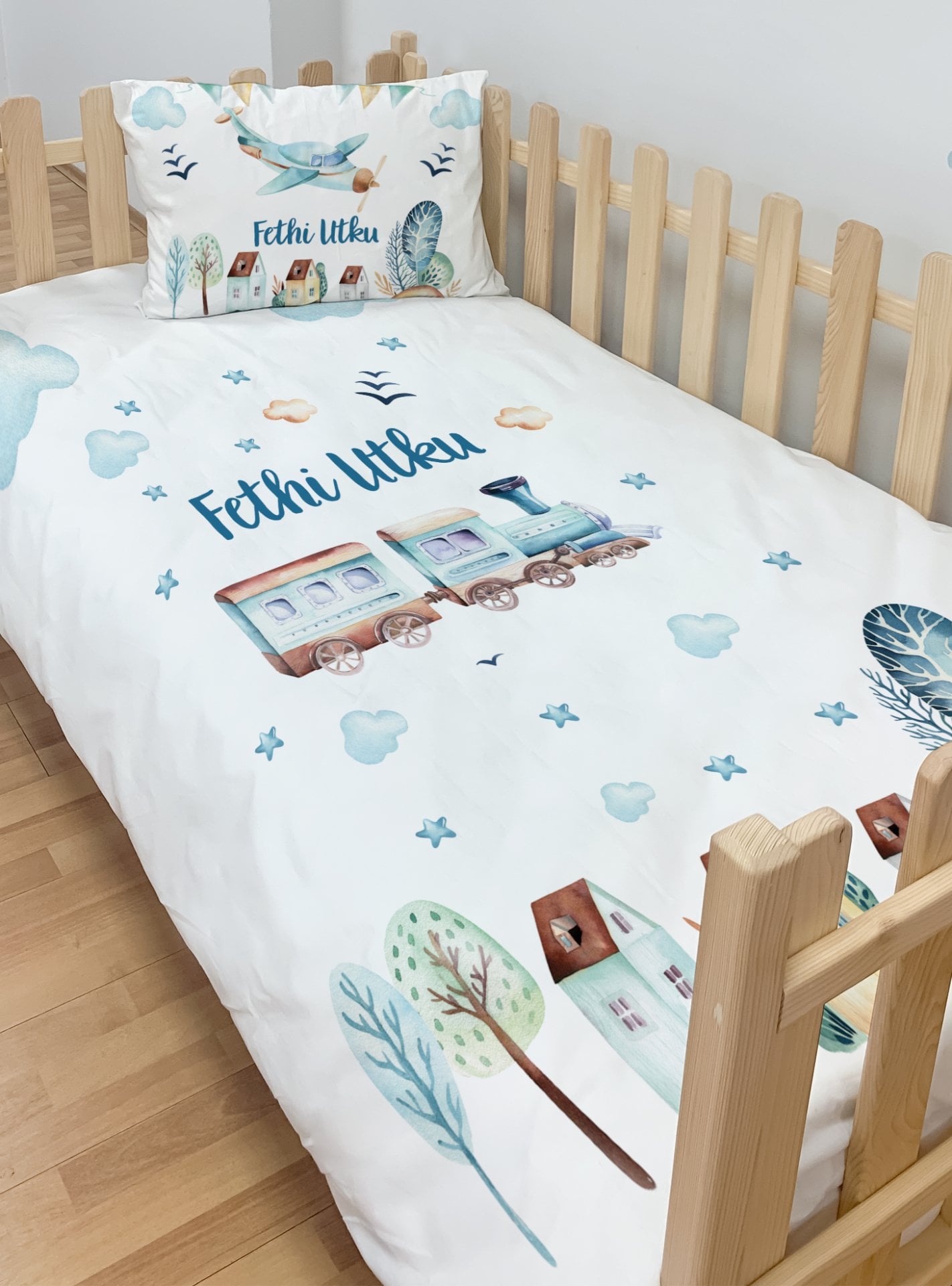 Kişiye Özel Montessori %100 Pamuk Nevresim Seti Tren ve Uçak Ürün ana görseli