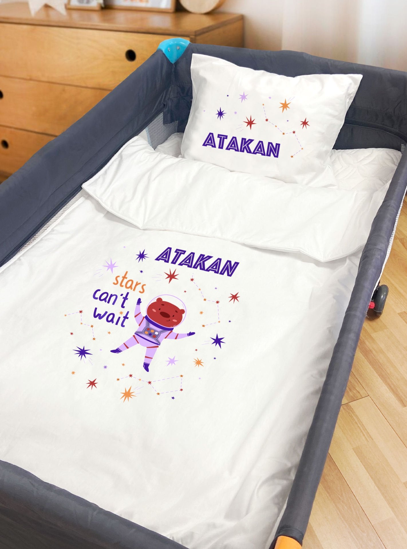 Park Yatak Çift Taraf Baskılı Kişiye Özel Yorgan Seti - Astronot Ürün ana görseli
