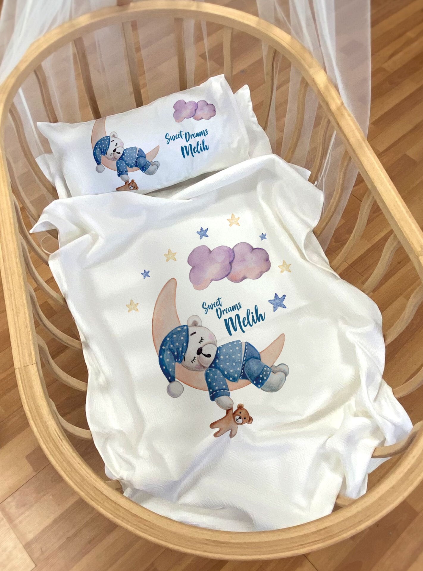 Anne Yanı ve Park Yatak Pike Seti Ayda Uyuyan Ayı Ürün ana görseli