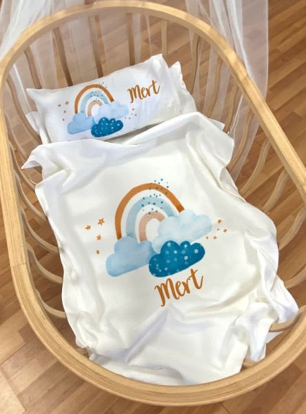 Anne Yanı ve Park Yatak Pike Seti Mavi Gökkuşağı