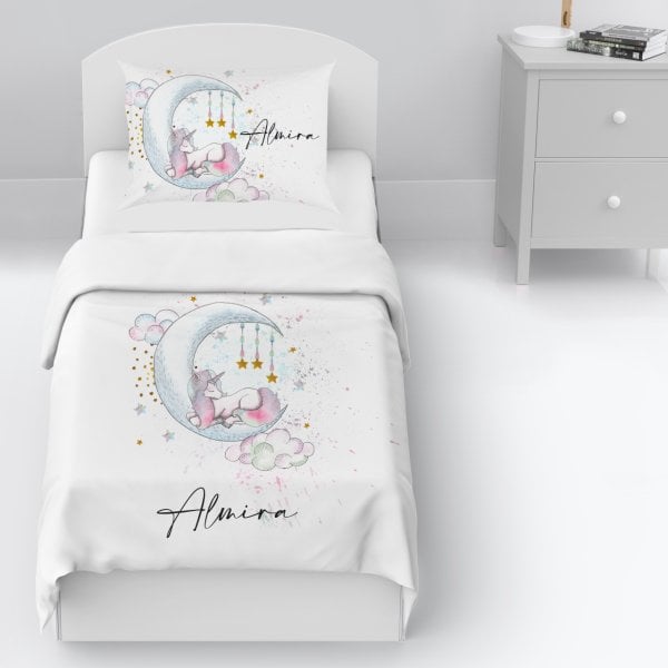 Kişiye Özel Tek Kişilik Yatak Örtüsü Aydaki Unicorn