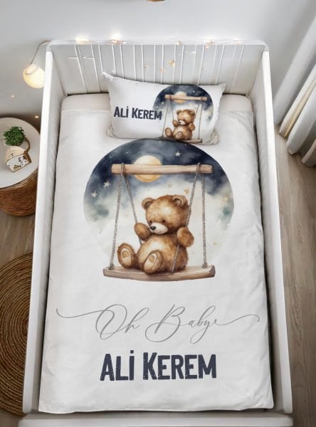 Kişiye Özel Bebek Nevresim Salıncaktaki Ayı